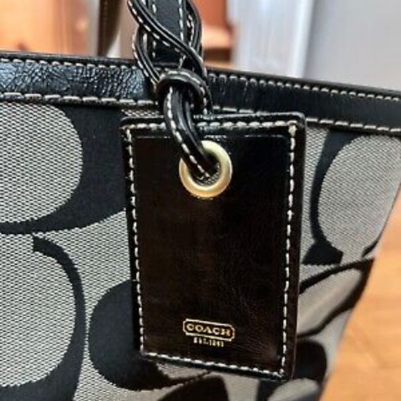 Coach set - Picture 2 of 6